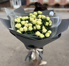 Букет Белые кустовые розы Солинеро в Опеченском Посаде