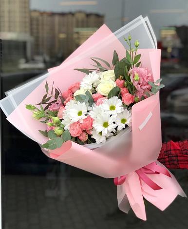 Букет цветов из: Розы, Лизиантусы и Хризантемы в Опеченском Посаде